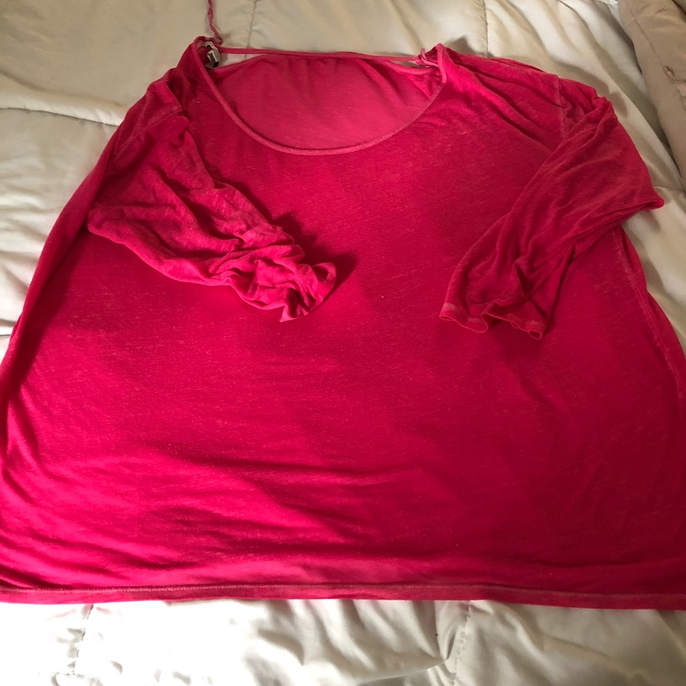 Pink American eagle shirt